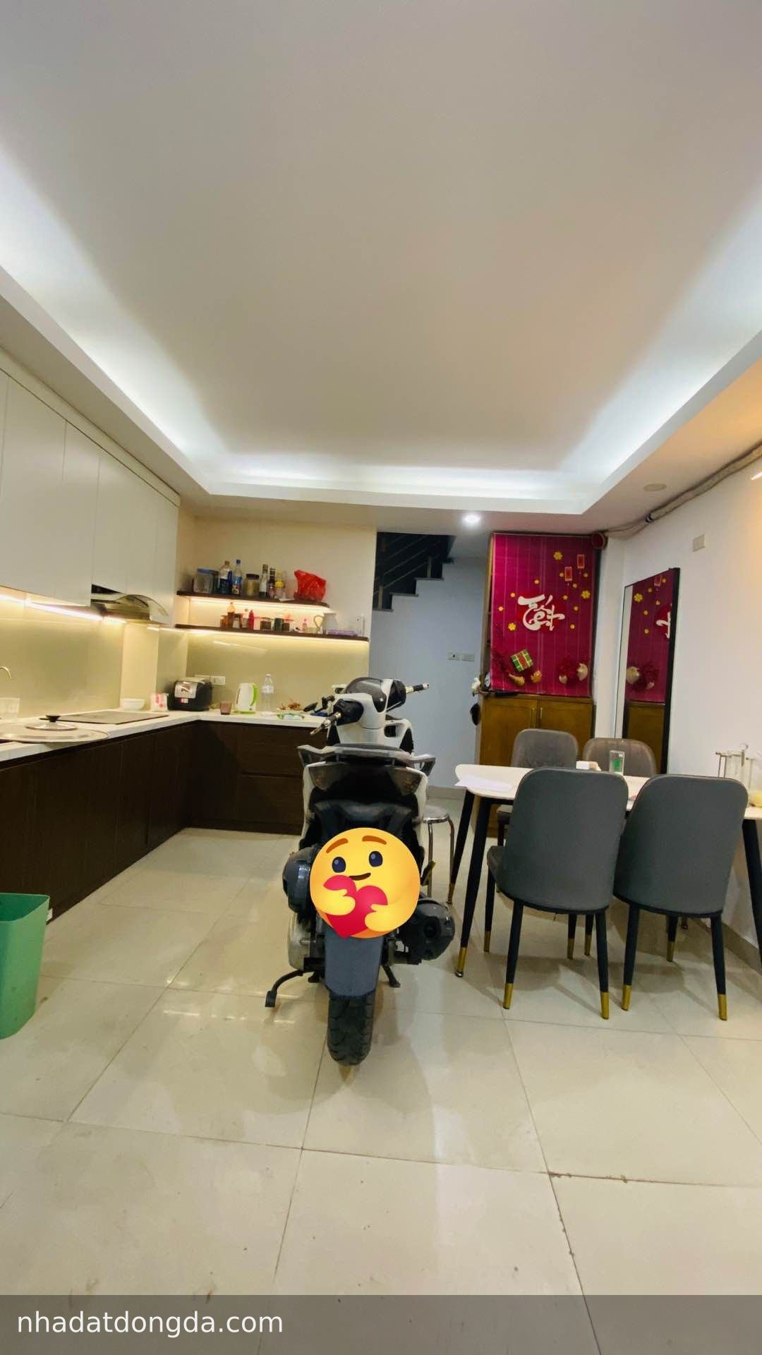 Nhà Đê La Thành, Văn Miếu - Quốc Tử Giám, 8.3 tỷ